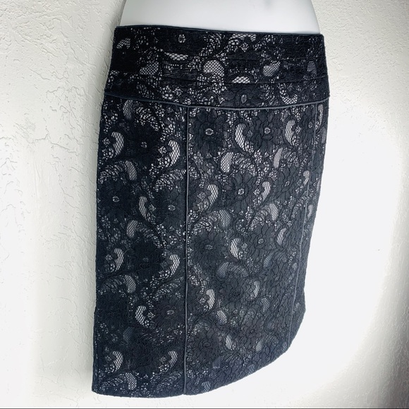50% OFF Classy Lace Black & Gray Skirt, Size 6 - Picture 4 of 8